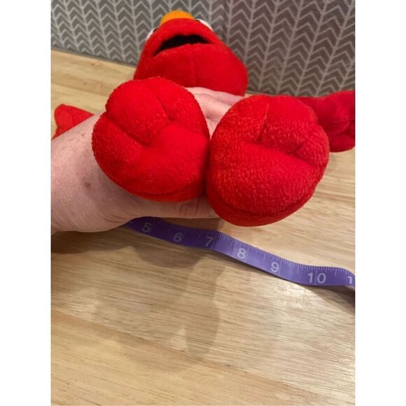 Elmo from Sesame Street red puppet 10 inch plush toy - Picture 9 of 9